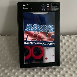 Nike 3 piece set 0-6 months - NWT